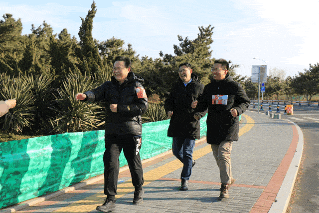 7.GIF