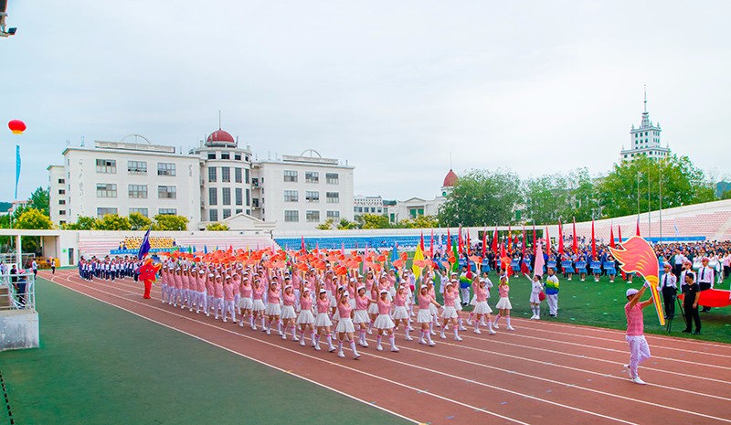 澳门49码十二生肖玩法规则在高区运动会精彩绽放  勇夺团体亚军(图8)